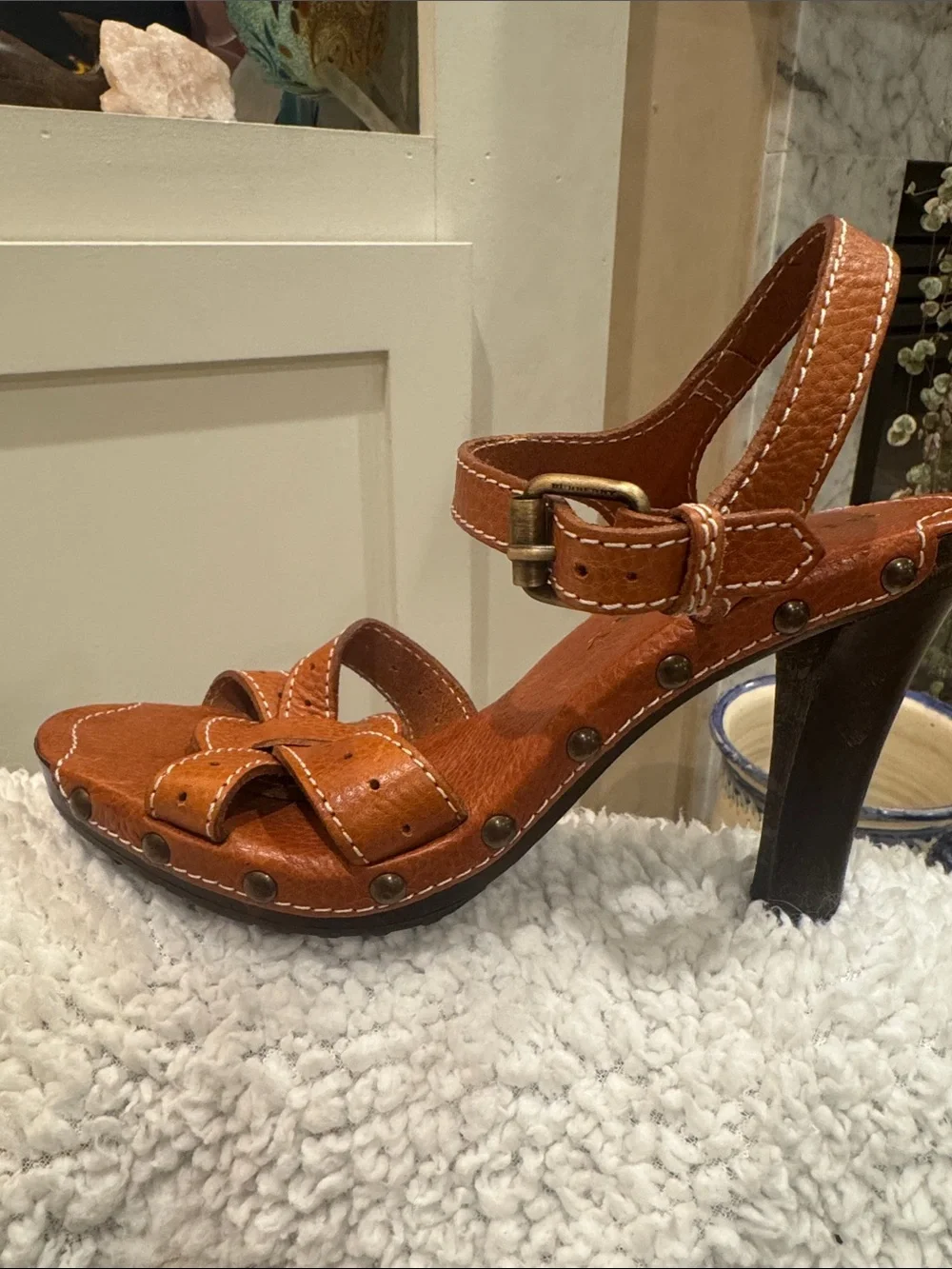 Burberry Tan Leather Knotted Sandals